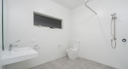 en-suite bathroom of SDA apartment